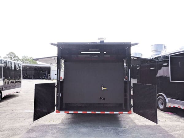 2025 Southern Dimensions 26'- Fully Loaded with Steam Tables & Smoker (SDG-339) - Image 4